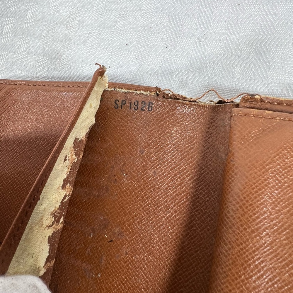 1137: Rehab Lot: Vuitton Monogram - Picture 12 of 16